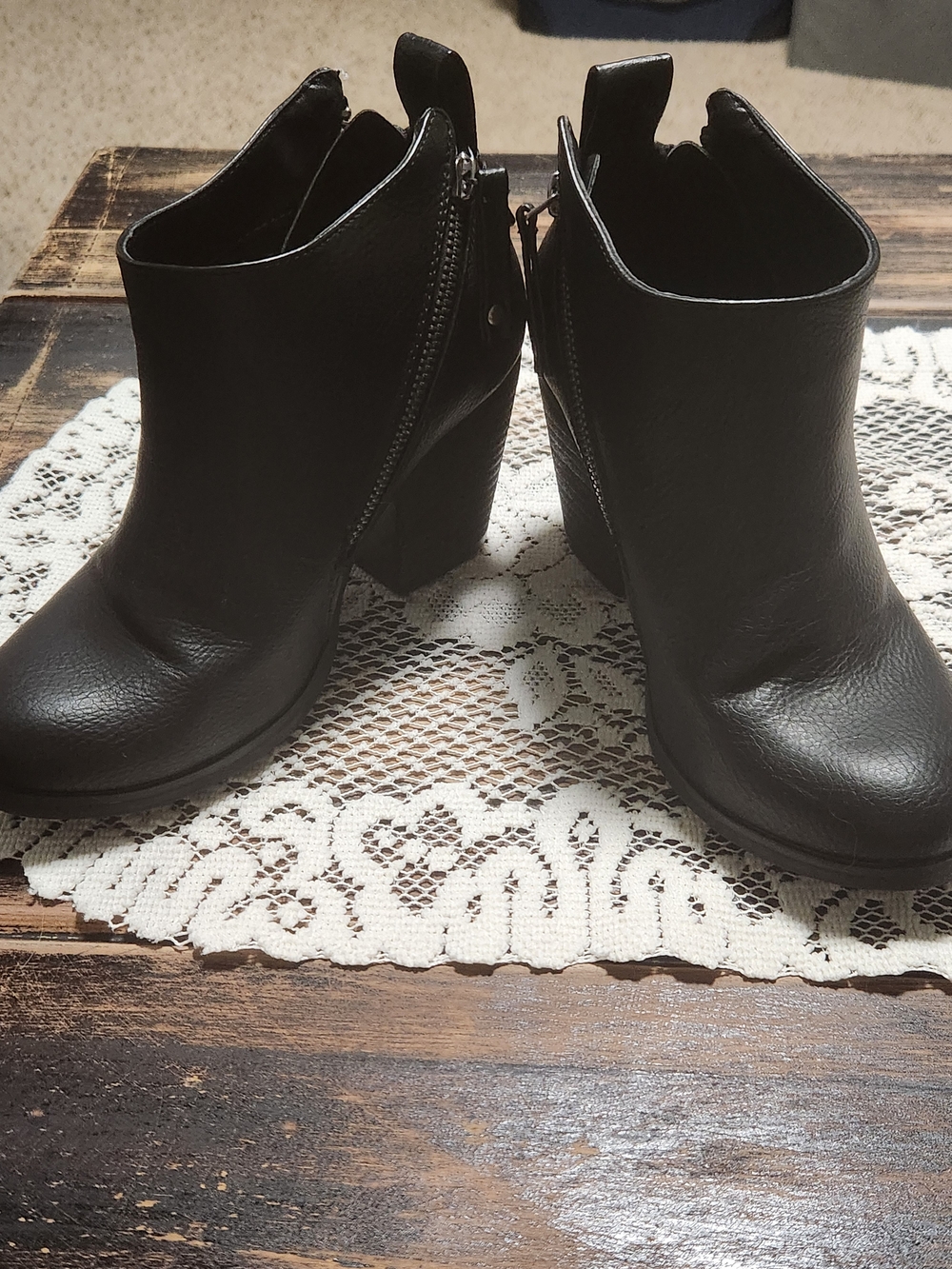 Torrid Black Faux Leather Side Zip Heel Booties Ankle Boots Size 6 WW